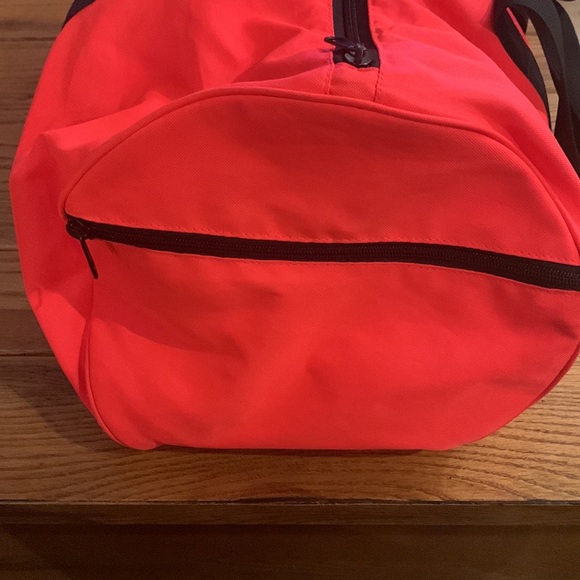 PInK Victoria’s Secret duffel bag - Picture 8 of 16